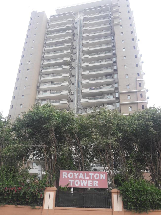 DLF Royalton Towers - Image 2