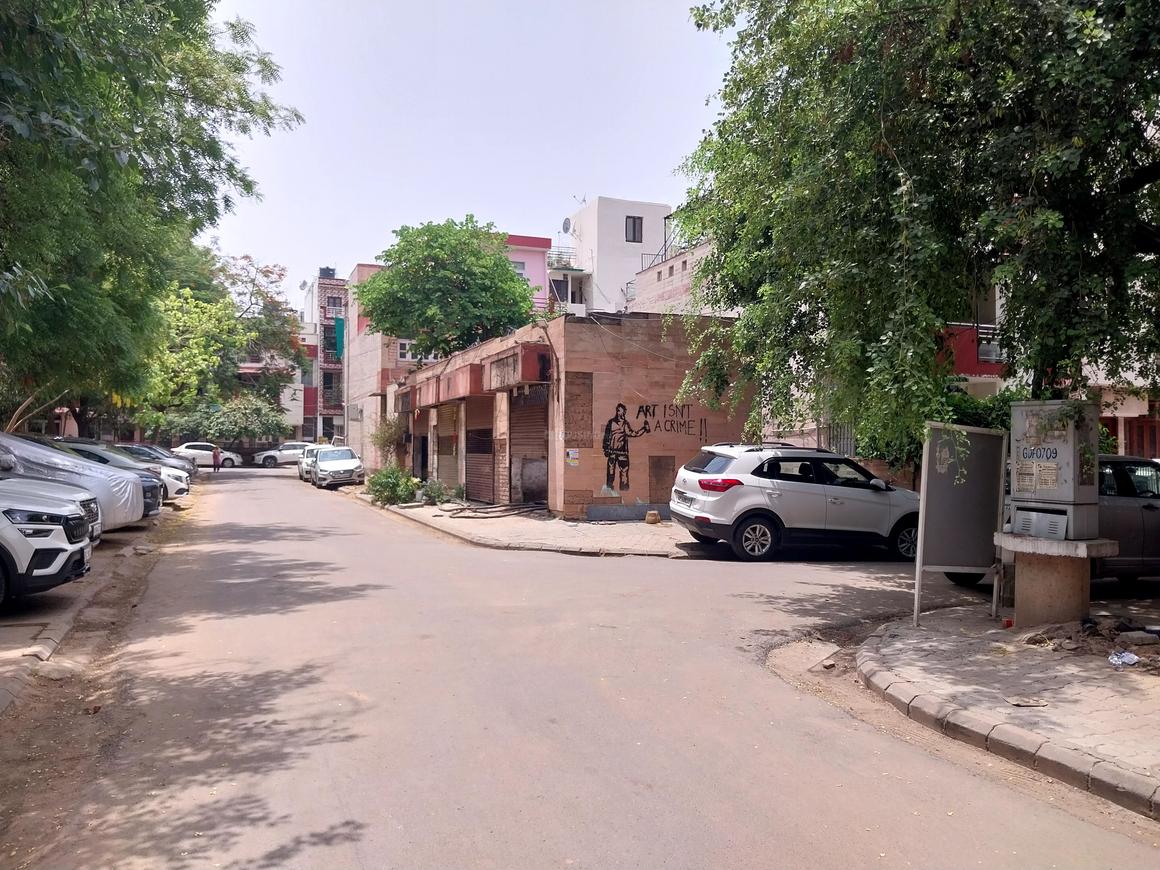 DLF Pink Town House - Image 15