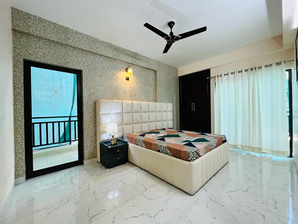 Parakh The Golden Gate - Image 14