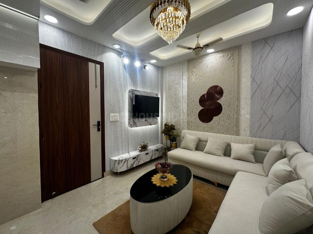 The Green House - Image 8