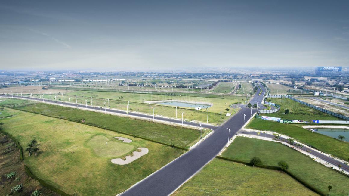 Greenbay Golf Village - Image 6