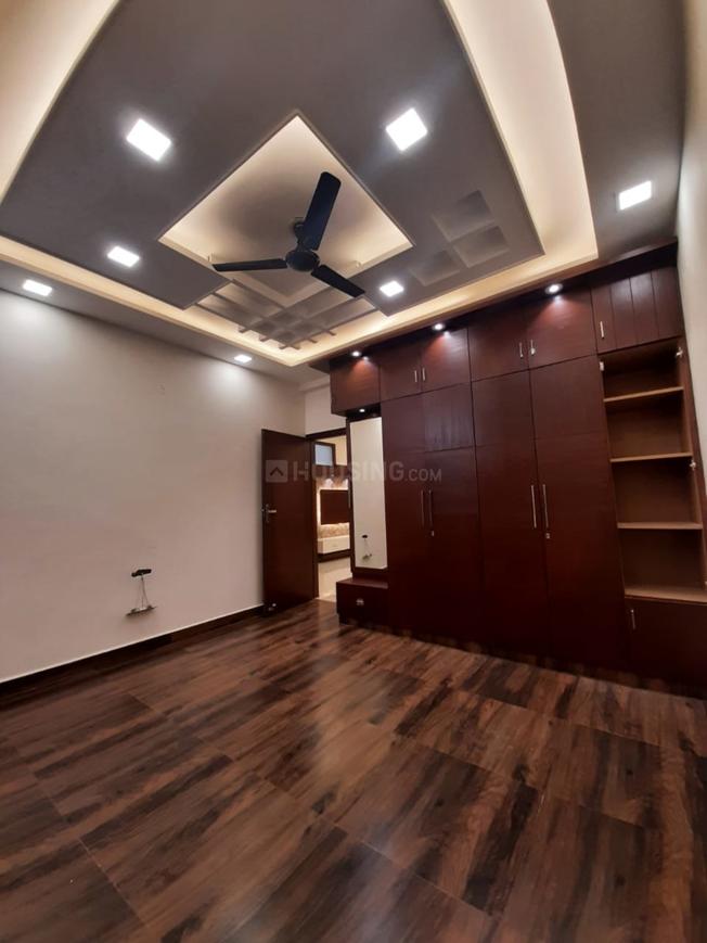 Unique Kaushambi Builder Floor - Image 4