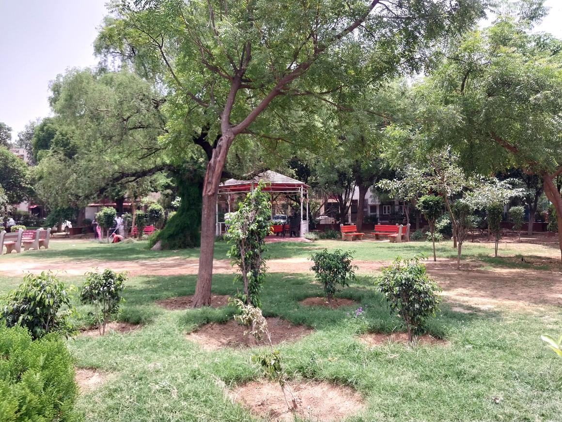 DLF Pink Town House - Image 16