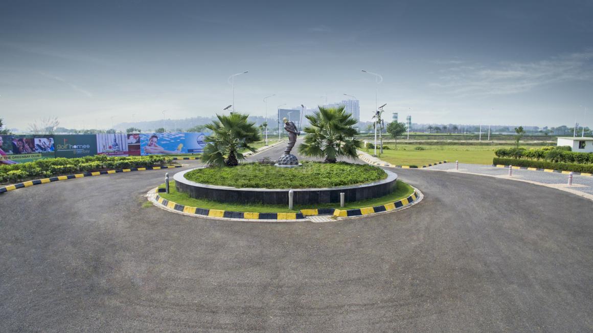 Greenbay Golf Village - Image 7