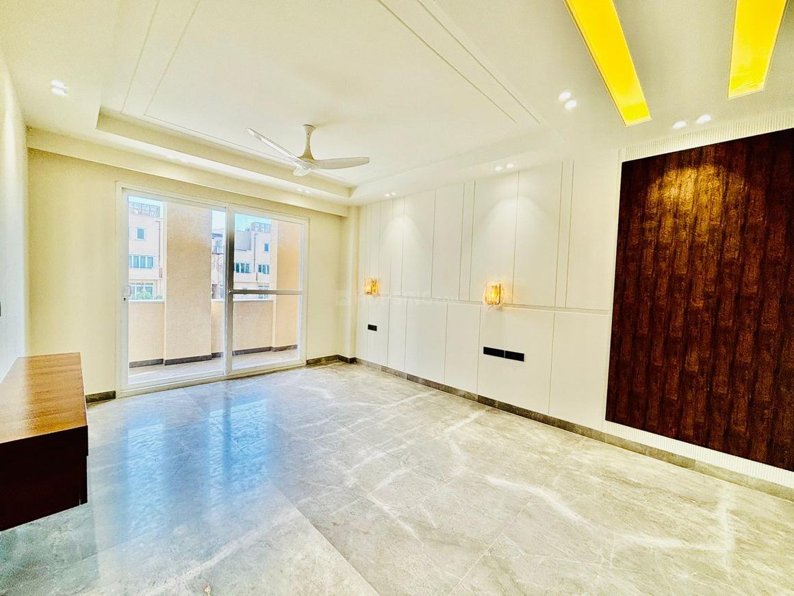 Investor Avenue Luxury Floor 3 - Image 5
