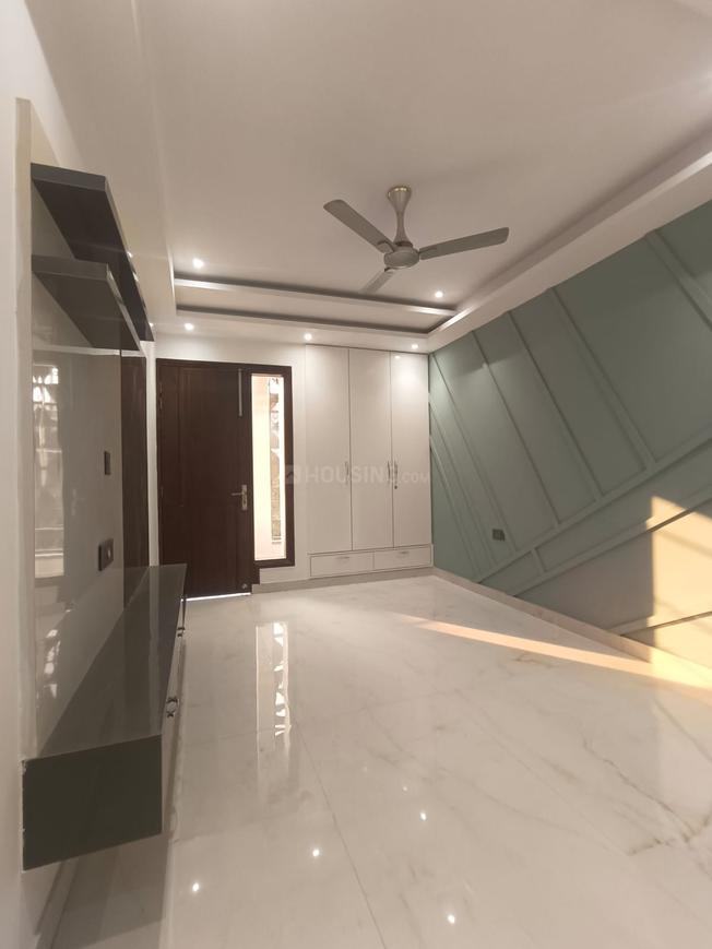 Unique Kaushambi Builder Floor - Image 5