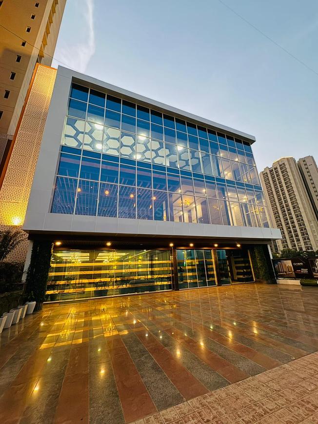 Oasis Grandstand - Image 34