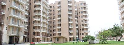 Gallery Cover Image of 650 Sq.ft 2 BHK Apartment for buy in Adore Happy Homes, Sector 85 for 2270000