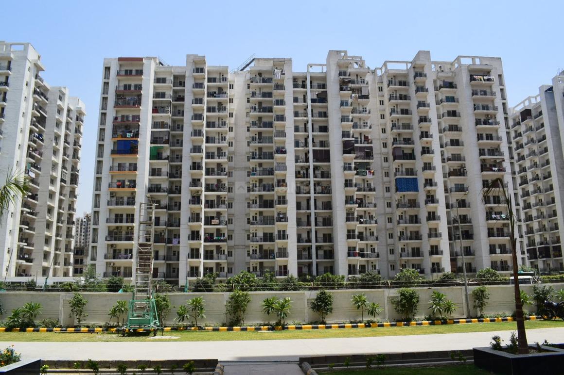 Maxblis White House III - Image 4