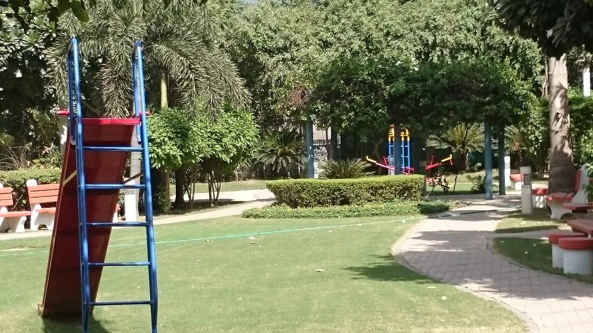 DLF Royalton Towers - Image 10