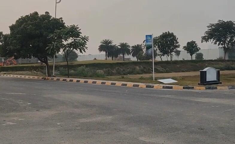 Green Bay The Monarque - Image 19