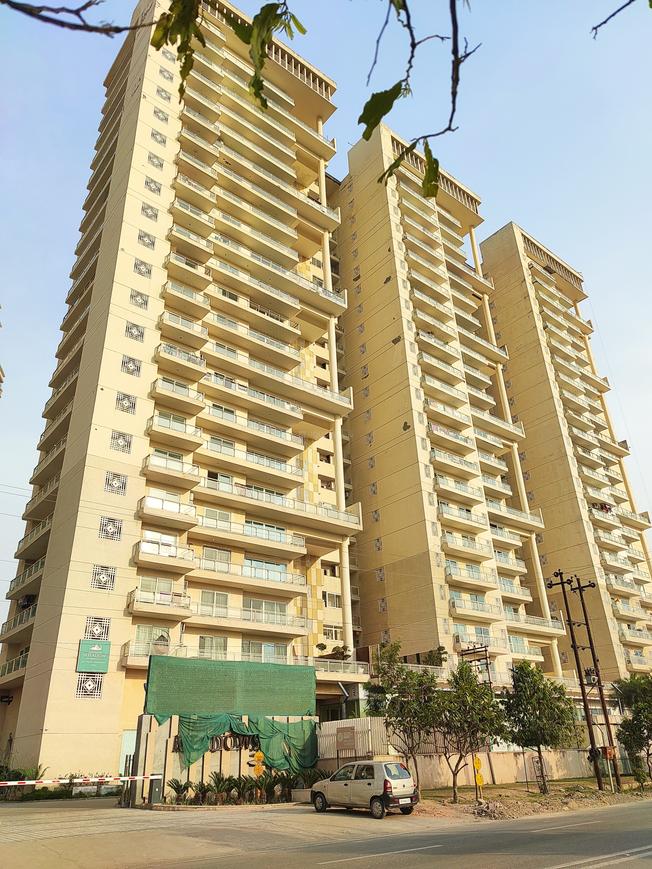 Mahagun Meadows Highrise - Image 3