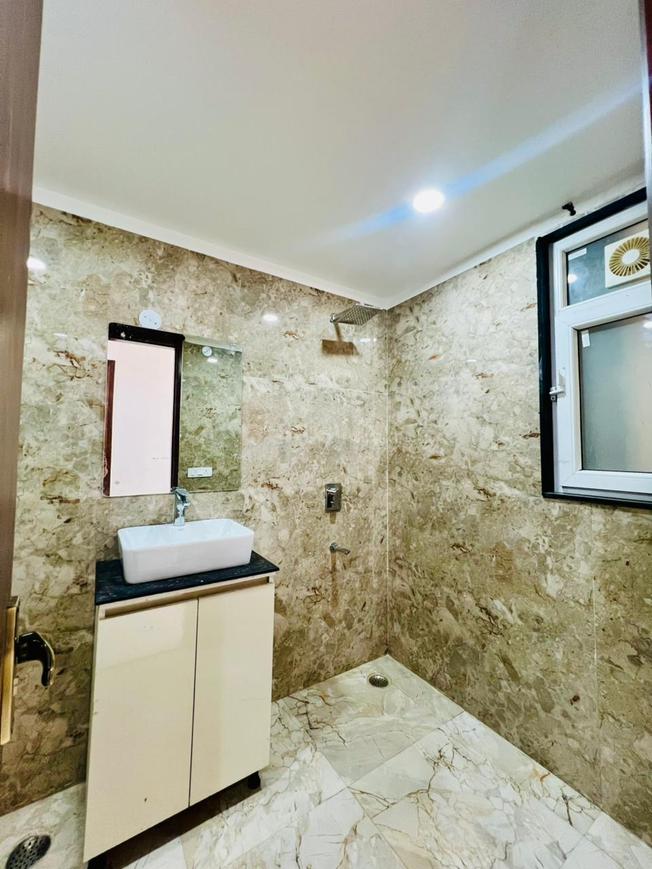 D S Metro View Apartment - Image 13