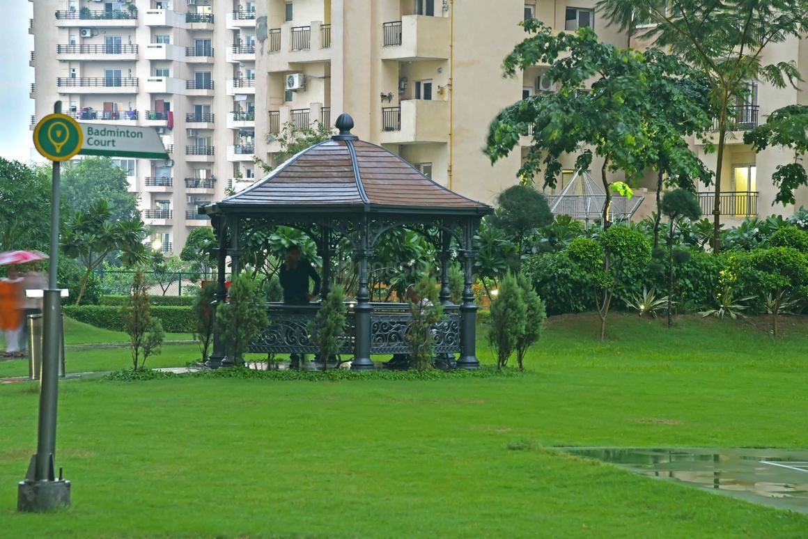 Paramount Floraville - Image 39