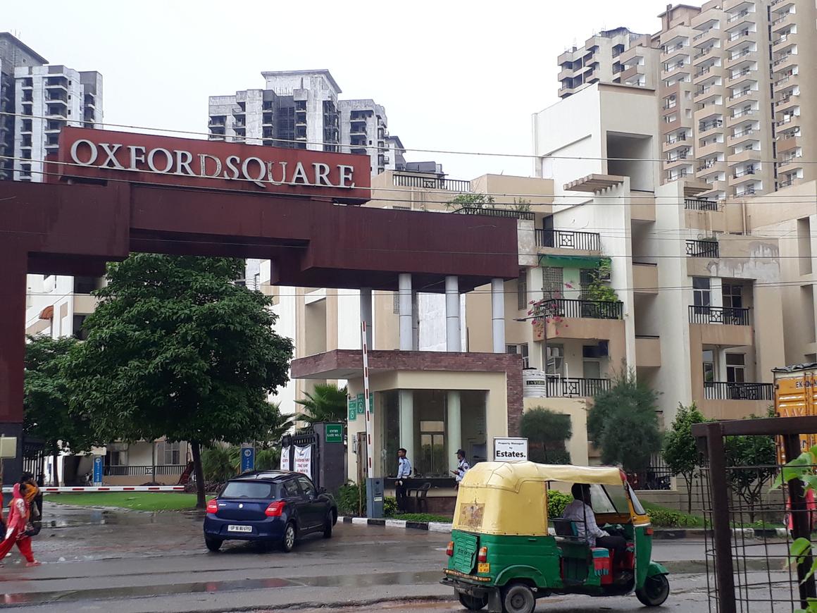 Oxford Square - Image 3