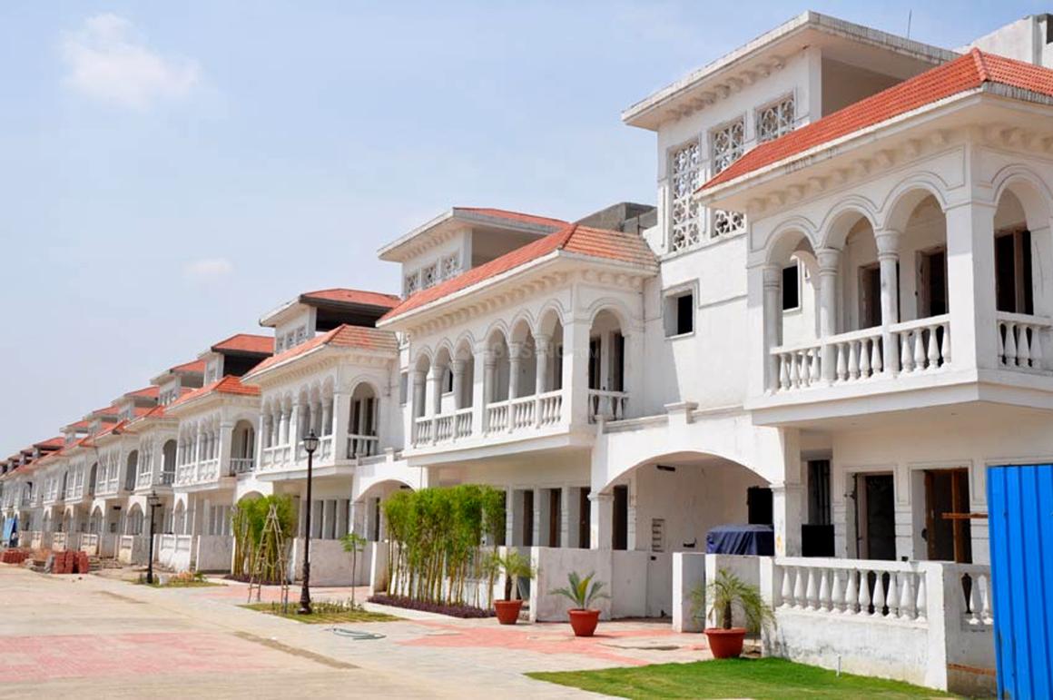 Amrapali Leisure Valley - Image 4