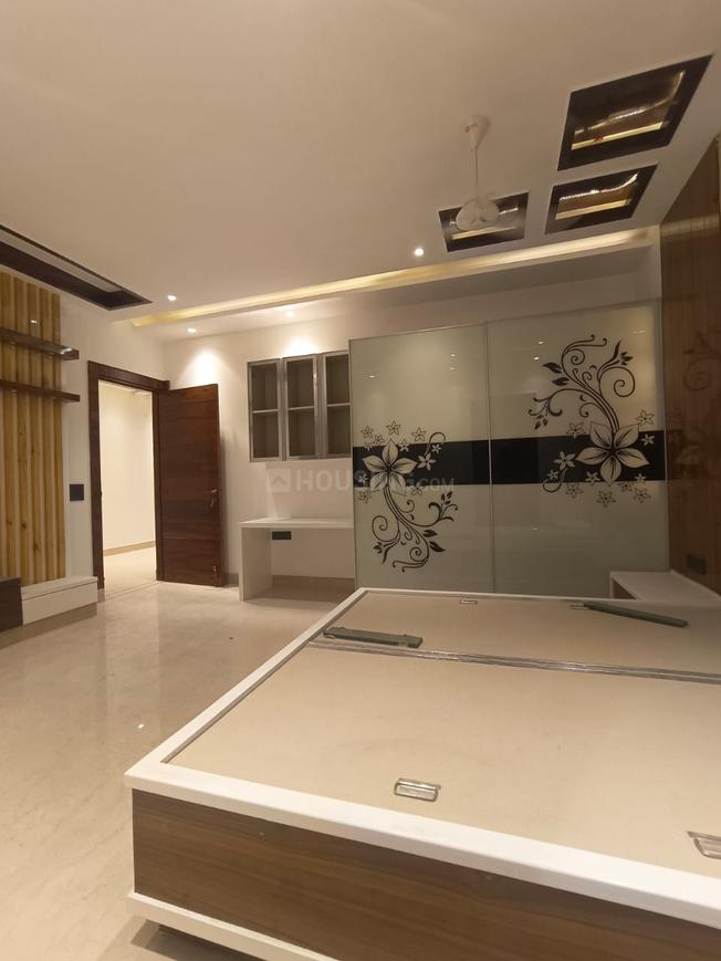 Living Ultra Luxurious Floors - Image 3
