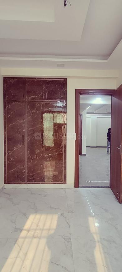 NS Green Avenue - Image 6