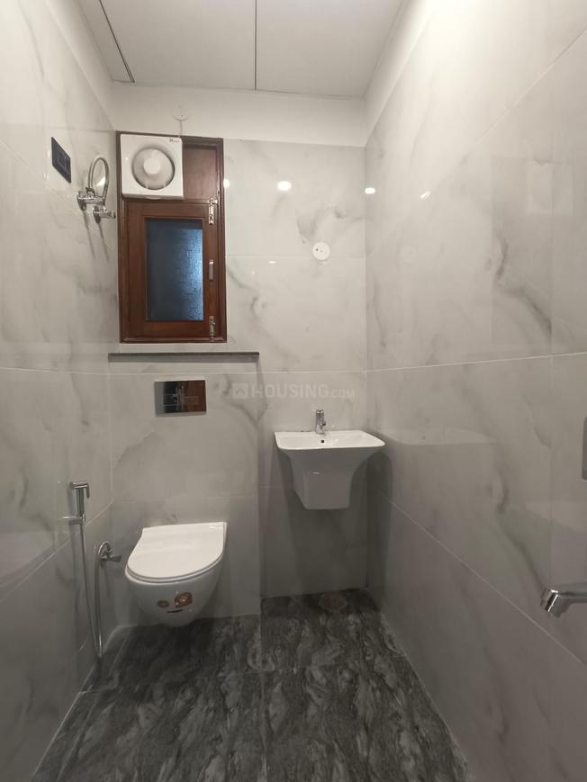 Unique Kaushambi Builder Floor - Image 15