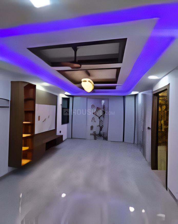 Lucky Aestor Square - Image 3