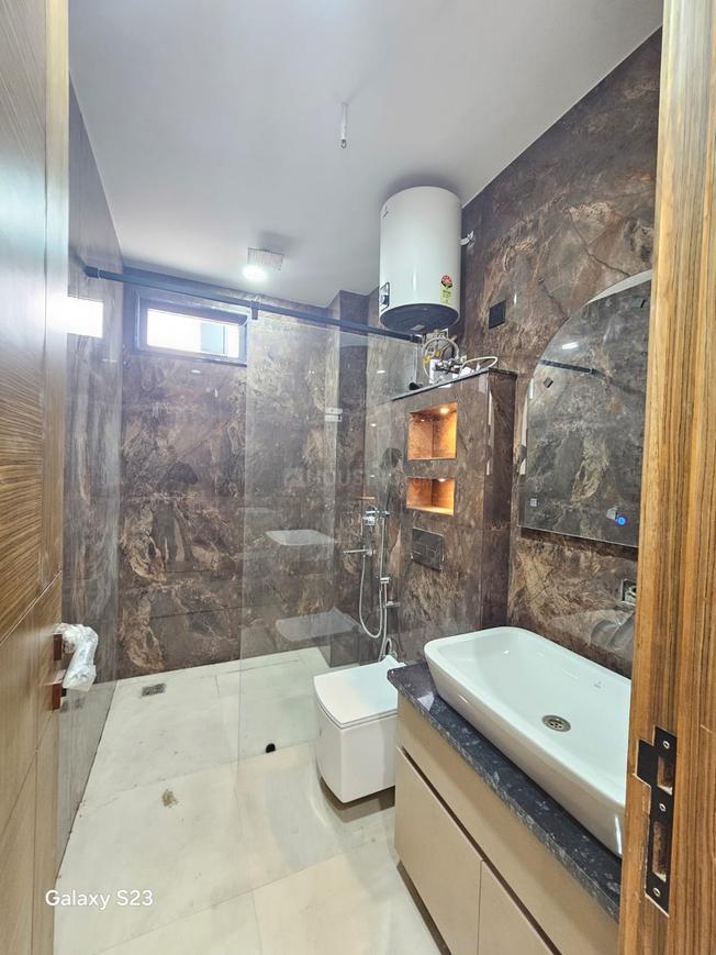 Paramount Luxury Floor 40 - Image 11