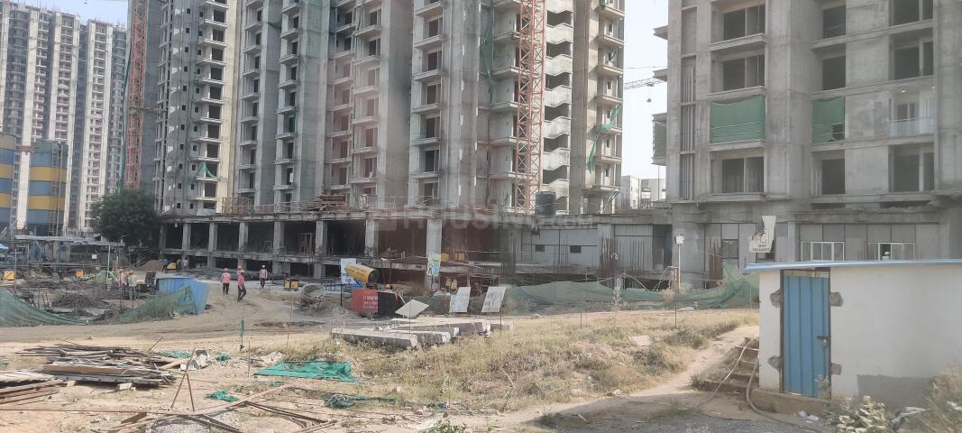 Sublime Spring Elmas - Image 20