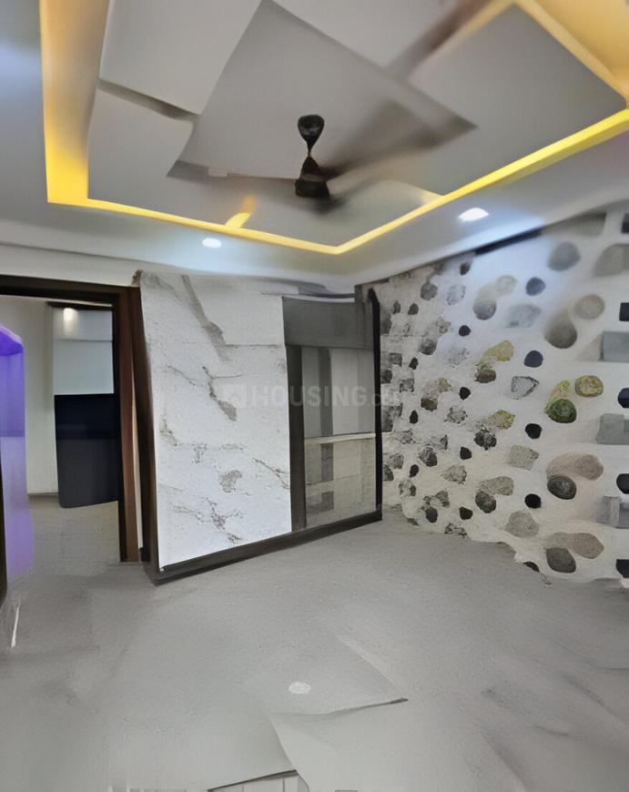 Lucky Aestor Square - Image 4