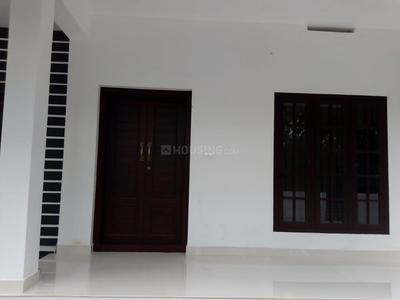 Gallery Cover Image of 1250 Sq.ft 3 BHK Independent House for buy in Kalpathy for 2700000