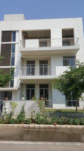 Gallery Cover Image of 1370 Sq.ft 3 BHK Independent Floor for buy in Sector 82 for 7400000