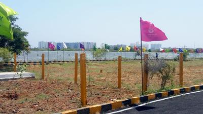 Gallery Cover Image of 660 Sq.ft Residential Plot for buy in Perungudi for 1976700