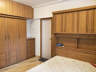 Gallery Cover Image of 1600 Sq.ft 3 BHK Apartment for buy in Khar West for 57500000