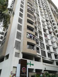 Gallery Cover Image of 1200 Sq.ft 3 BHK Apartment for buy in Kandivali East for 18500000