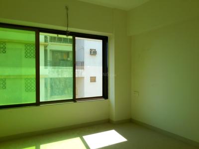 Gallery Cover Image of 900 Sq.ft 2 BHK Apartment for buy in Kandivali East for 13600000