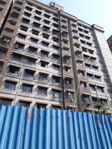 Gallery Cover Image of 395 Sq.ft 1 BHK Apartment for buy in Kanjurmarg West for 2700000