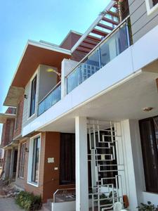 Gallery Cover Image of 425 Sq.ft 1 BHK Independent House for buy in Noida Extension for 2220000