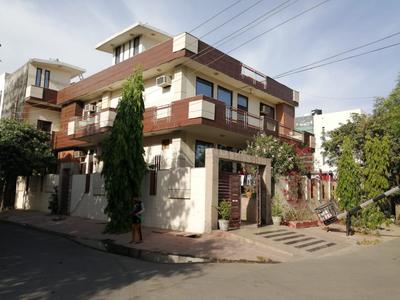 Gallery Cover Image of 3767 Sq.ft 8 BHK Independent House for buy in Sector 61 for 50000000