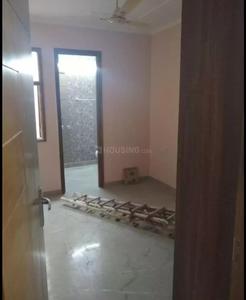 Gallery Cover Image of 900 Sq.ft 3 BHK Independent Floor for rent in RWA Indra Vikas Colony, Mukherjee Nagar for 12000