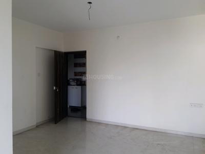 Gallery Cover Image of 800 Sq.ft 2 BHK Apartment for buy in Malad East for 13500000