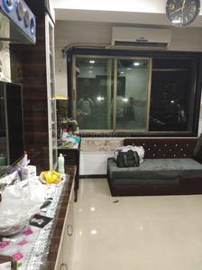 Gallery Cover Image of 700 Sq.ft 1 BHK Apartment for buy in Mulund East for 11800000