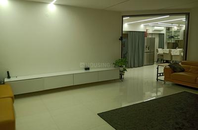 BHK Flat for rent in Narsingi, West Hyderabad 1700 Sqft