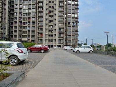 Gallery Cover Image of 1350 Sq.ft 2 BHK Apartment for buy in Chharodi for 4850000