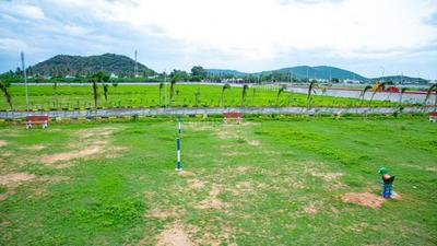 Gallery Cover Image of Sq.ft Residential Plot for buy in Perungalathur for 3300000