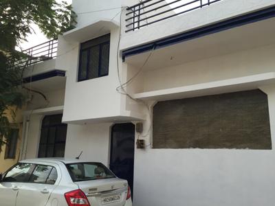 Gallery Cover Image of 900 Sq.ft 2 BHK Independent House for buy in Vasant Kunj for 15000000
