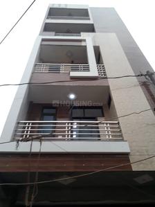 Gallery Cover Image of 475 Sq.ft 1 BHK Independent Floor for buy in Dwarka Mor for 1900000