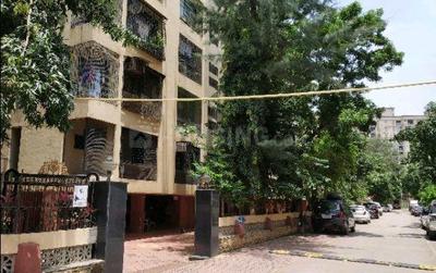 Gallery Cover Image of 500 Sq.ft 1 BHK Apartment for buy in Malad West for 9700000