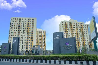 Gallery Cover Image of 612 Sq.ft 1 BHK Apartment for buy in Mambakkam for 2325600