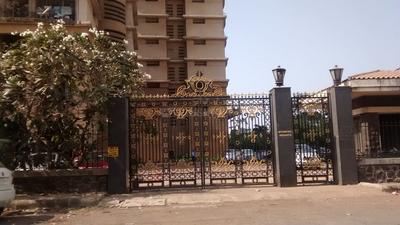 Gallery Cover Image of 1350 Sq.ft 3 BHK Apartment for buy in Malad West for 27500000