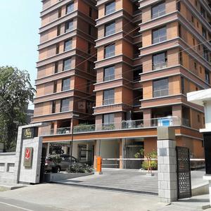 Gallery Cover Image of 2336 Sq.ft 3 BHK Apartment for buy in Royapettah for 42000000