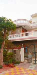 Gallery Cover Image of 3500 Sq.ft 3 BHK Independent Floor for rent in Gamma II Greater Noida for 22000