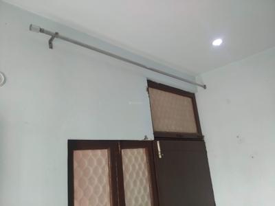Gallery Cover Image of 500 Sq.ft 2 BHK Independent Floor for rent in Rangpuri for 8000
